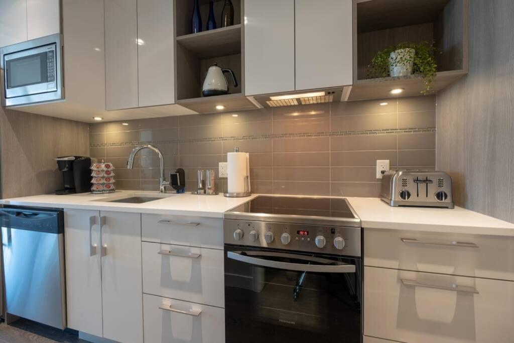 Clean 4Th Floor 1 Bedroom Apt In Old Town China Town Victoria Ngoại thất bức ảnh