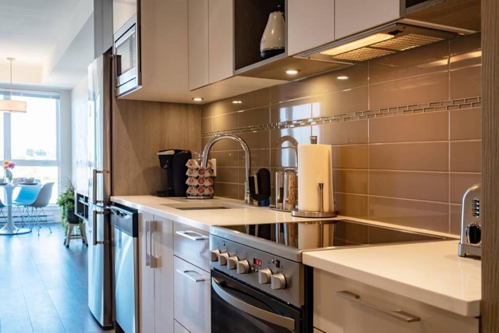 Clean 4Th Floor 1 Bedroom Apt In Old Town China Town Victoria Ngoại thất bức ảnh